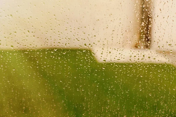 창 비의 방울과 — 스톡 사진