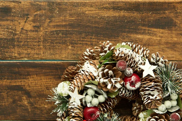 Grinalda de Natal com pinhas — Fotografia de Stock