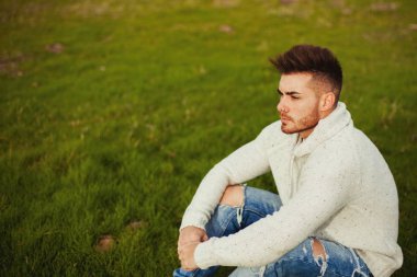 Çayır çekici adam