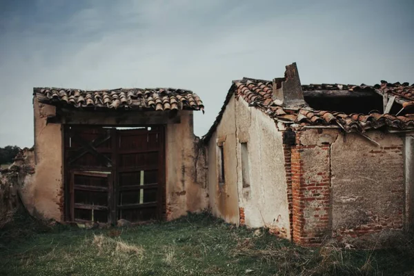 Vieux bâtiments abandonnés — Photo