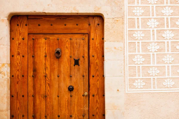 Pintu kayu kuno — Stok Foto