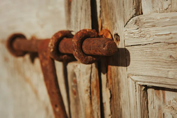 오래 된 녹슨 문의 — 스톡 사진