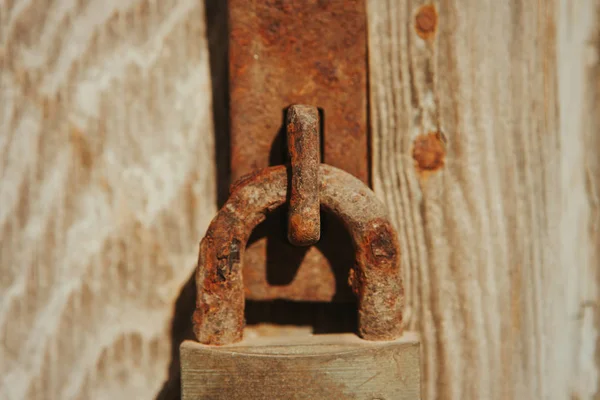 Detalle de la vieja puerta oxidada — Foto de Stock
