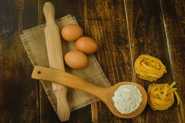 Zutaten zum Kochen von Pasta — Stockfoto