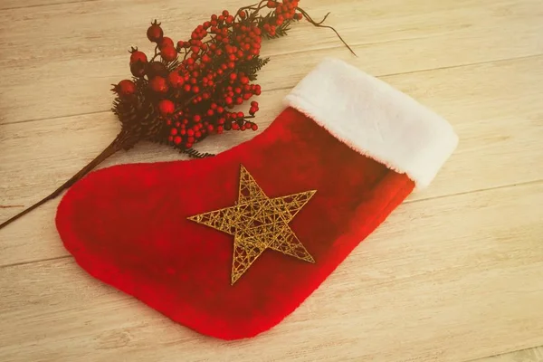 Bota de veludo vermelho de Natal — Fotografia de Stock