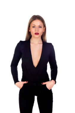 Kırmızı dudaklar ile siyah giysili kız