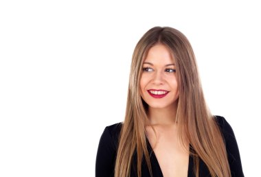 Kırmızı dudaklı güzel bir genç kadın.