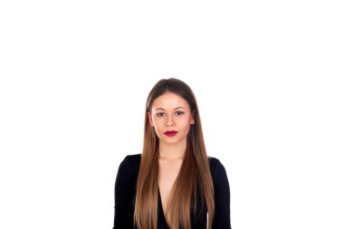 Kırmızı dudaklı güzel bir genç kadın.