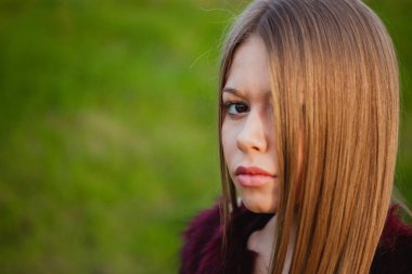 güzel sarışın kız 