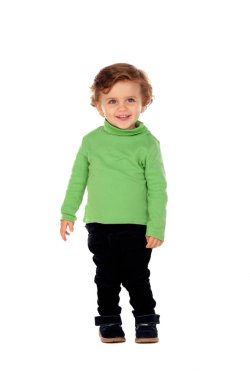 Yeşil tişörtlü küçük oğlu