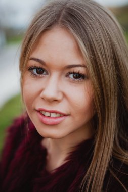 güzel sarışın kız 