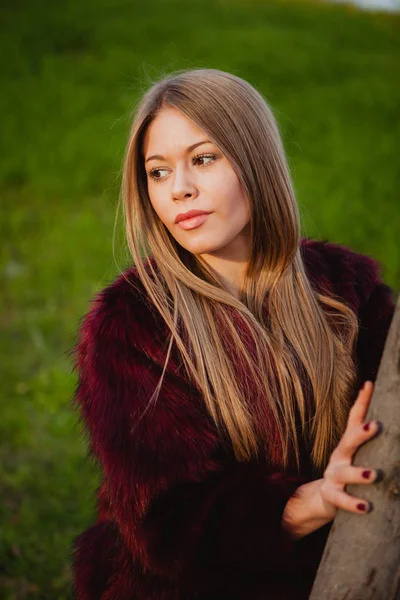 güzel sarışın kız 