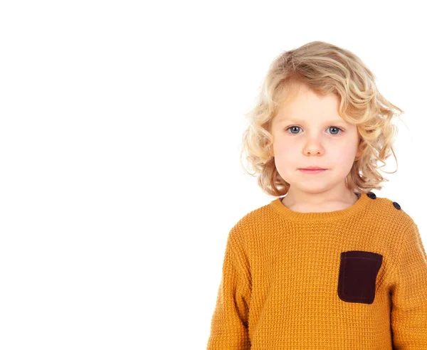 Blond boy med gula ledartröjan — Stockfoto