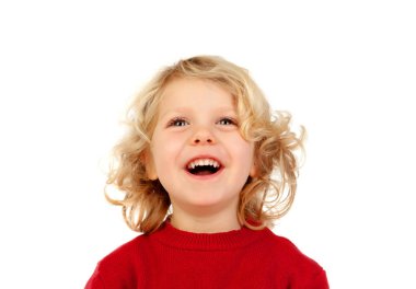 Kırmızı forma ile sarışın çocuk