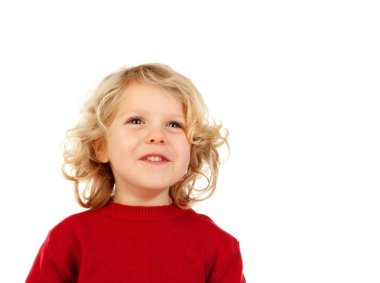 Kırmızı forma ile sarışın çocuk