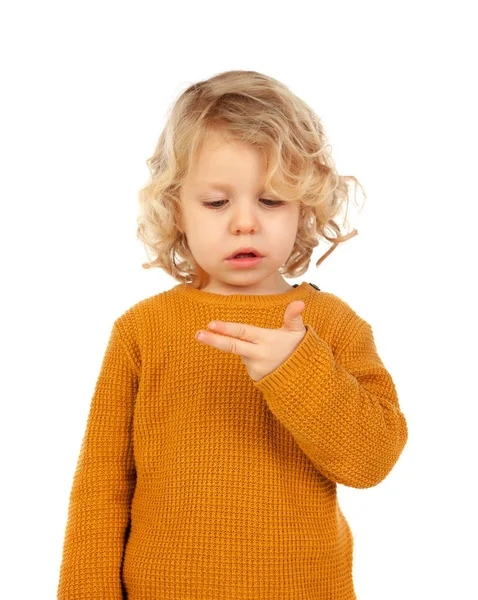 Criança pequena em camisa amarela — Fotografia de Stock