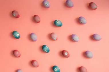 rengarenk Paskalya yumurtaları