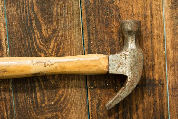 Old rusty hammer — Stock Photo, Image