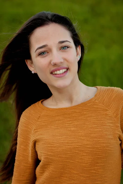 Menina adolescente feliz bonita — Fotografia de Stock