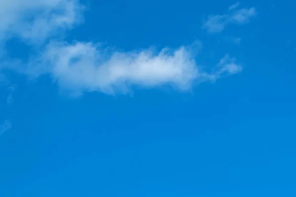 Nuvens no céu lindo — Fotografia de Stock