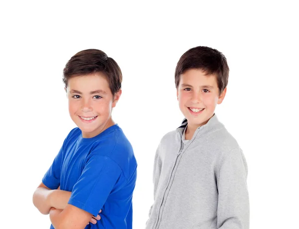 Dos chicos adolescentes mirando la cámara — Foto de Stock