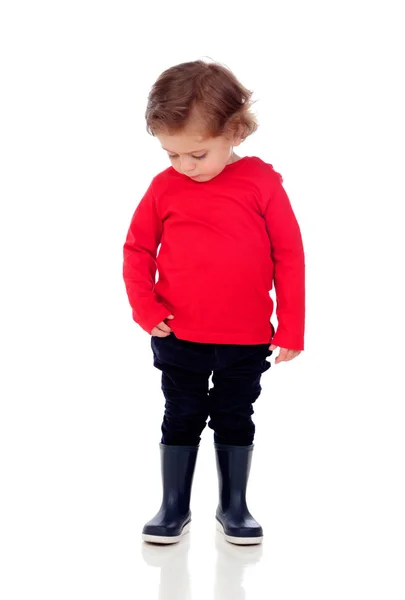 Bebê tímido em camisa vermelha — Fotografia de Stock