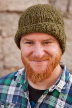 Kırmızı sakallı adam