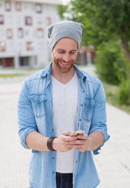 Casual adam ile smartphone