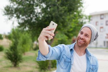 Rahat moda adam alarak selfie