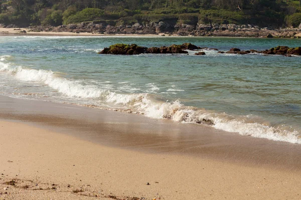 Piękna piaszczysta plaża — Zdjęcie stockowe