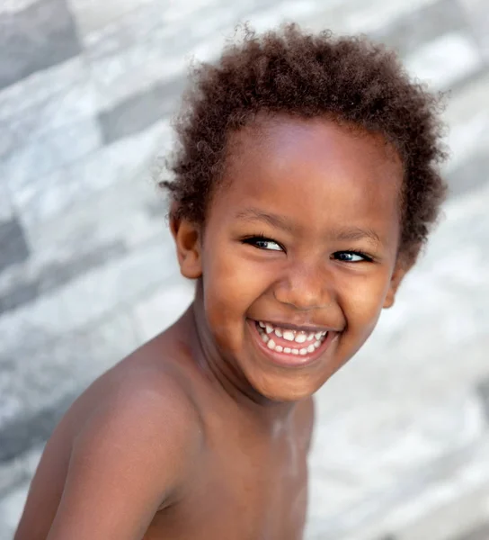 Милый маленький африканский ребенок — стоковое фото