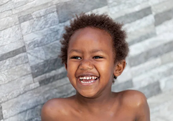 Aranyos kis afrikai gyerek — Stock Fotó