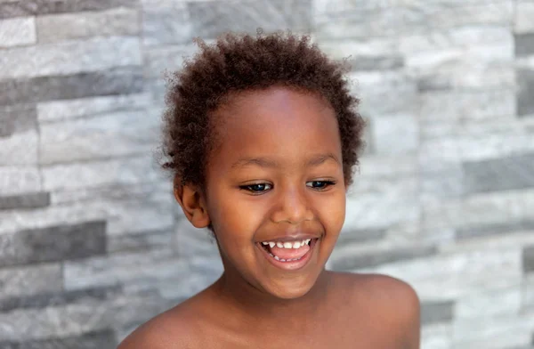 Χαριτωμένο μικρό αφρικανικό παιδί — Φωτογραφία Αρχείου