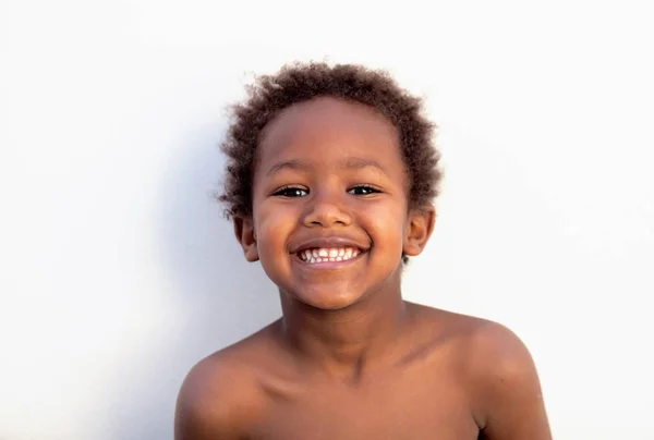 Lindo pequeño africano niño — Foto de Stock