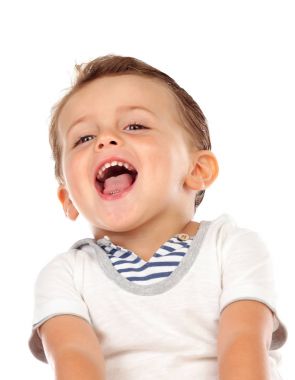 çocuk kameraya bakıyor