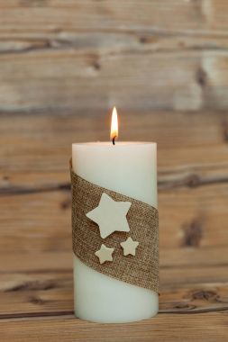 Ev dekorasyon olarak Noel mum