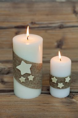 Ev dekorasyon olarak Noel mumlar