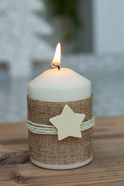 Candela di Natale come decorazione domestica — Foto Stock