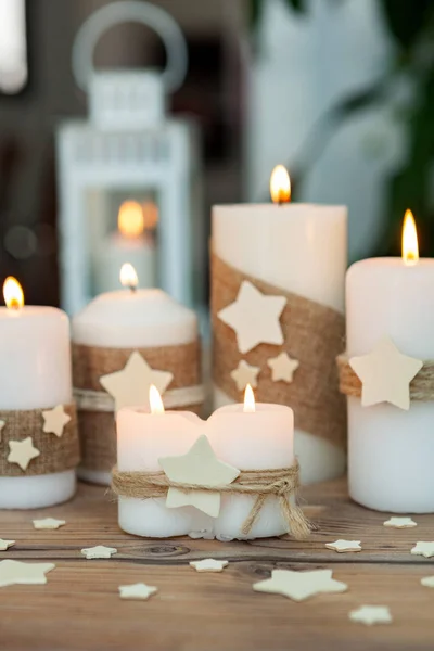 Candele di Natale accese — Foto Stock