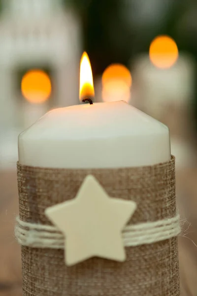 作为家居装饰的圣诞蜡烛 — 图库照片