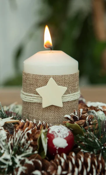 Hermosas velas en casa — Foto de Stock