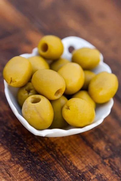 Bowl with green olives — Stock Photo, Image