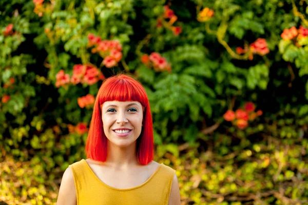 Jovem ruiva — Fotografia de Stock