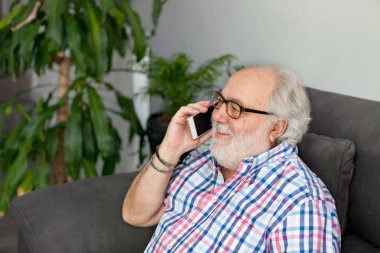 Komuta sizde beyaz sakallı