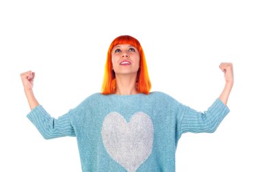 Kırmızı saçlı genç kadın