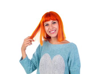 Kırmızı saçlı genç kadın