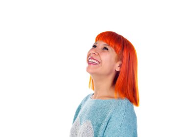 Kırmızı saçlı genç kadın