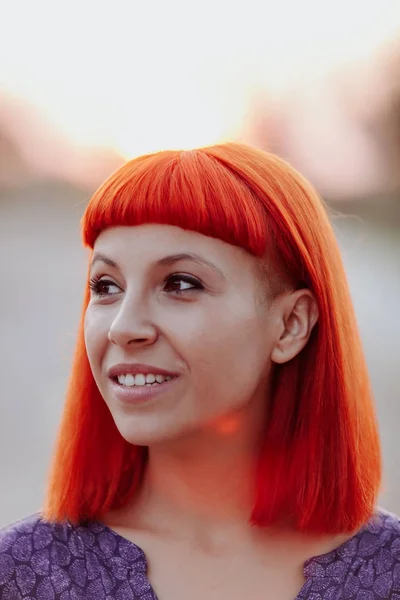 Giovane donna dai capelli rossi — Foto Stock