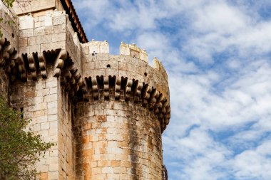 İspanya'nın kuzeyinde yer ortaçağ kalesinin Kulesi