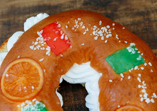 Rosca Reyes Sobremesa Tradicional Espanhola Para Celebrar Epifania Mesa Madeira — Fotografia de Stock